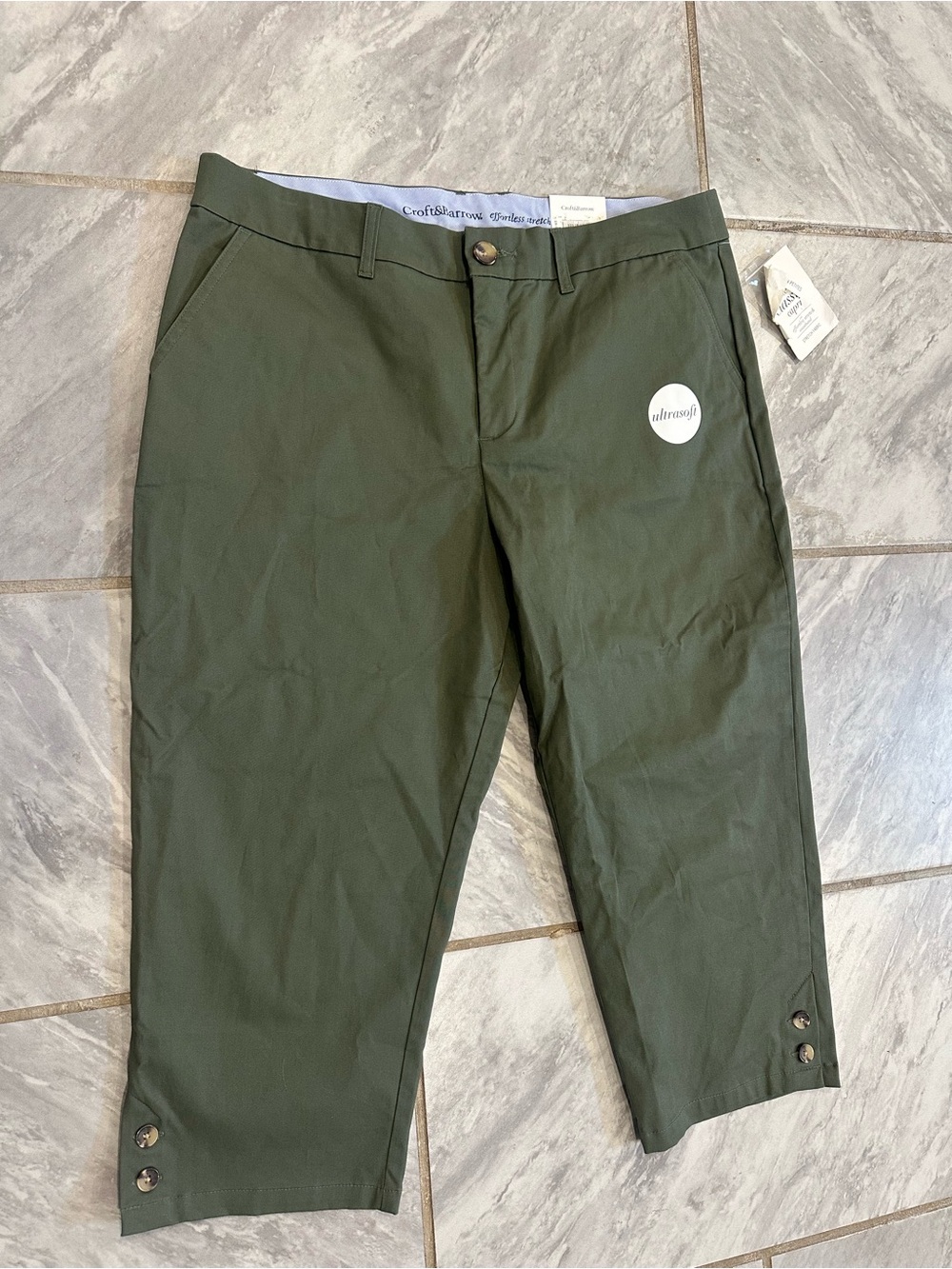 NWT Croft & Barrow Womens Green Effortless Stretch Waistband Capri Size 14